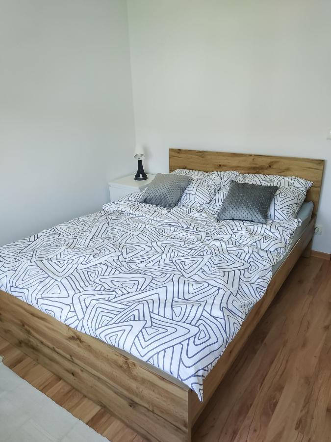 ודוביצה Uroczy Apartament Pod Skarpa מראה חיצוני תמונה